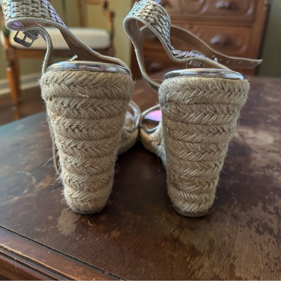 Silver Size 10 wedge sandals. EUC. - Picture 4 of 11